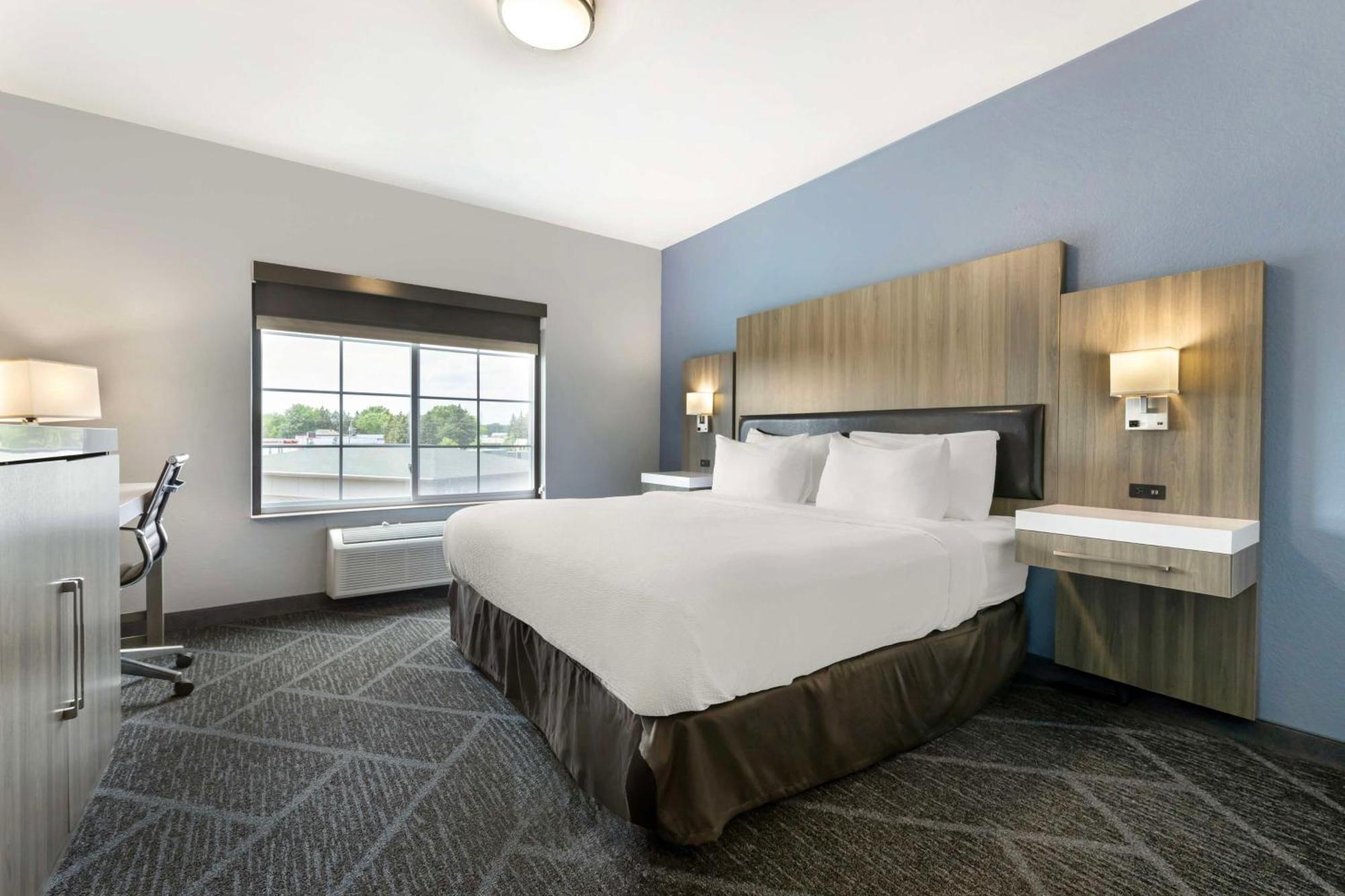 Best Western Plus Appleton Airport Mall Hotel Экстерьер фото
