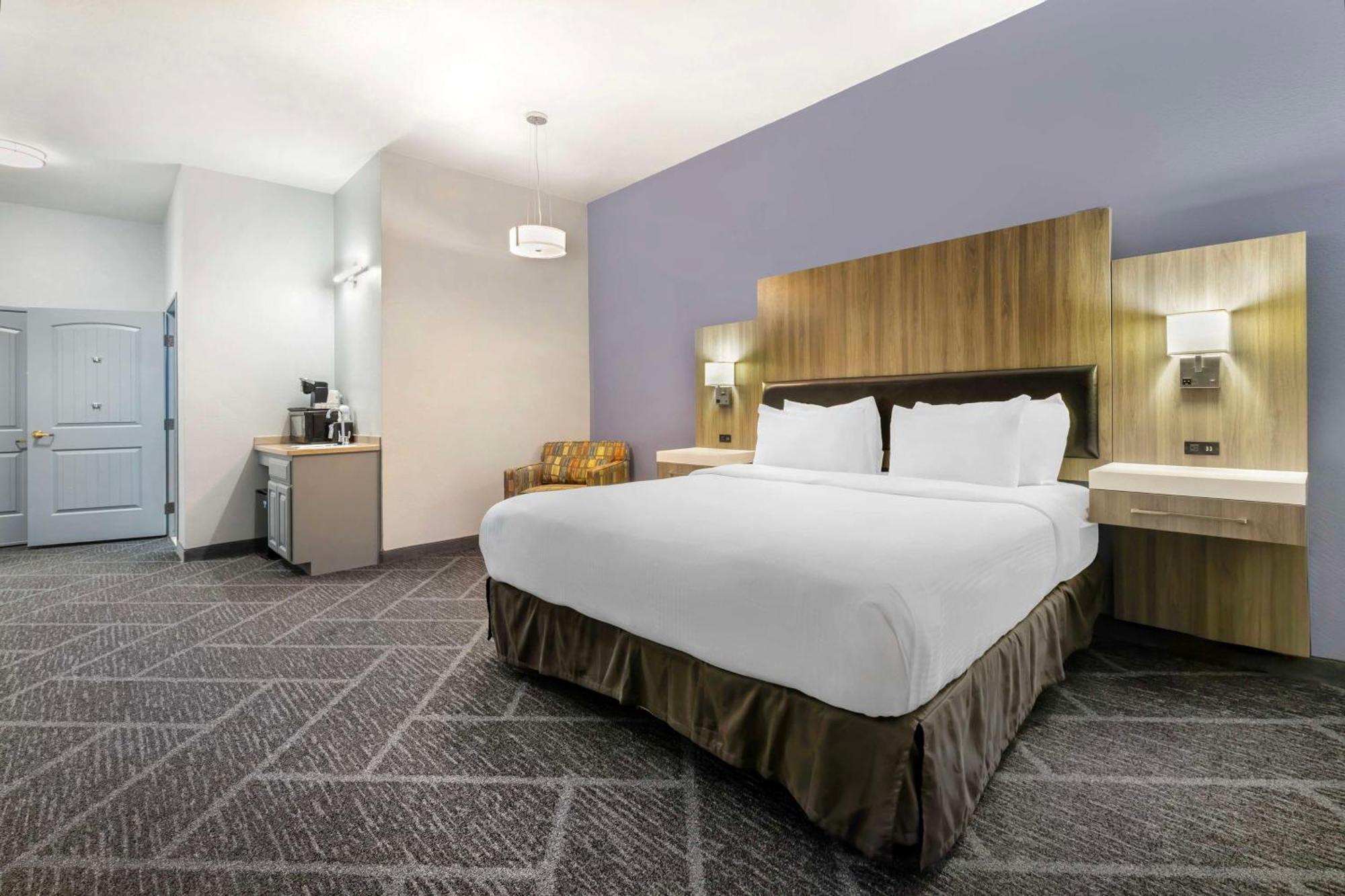 Best Western Plus Appleton Airport Mall Hotel Экстерьер фото