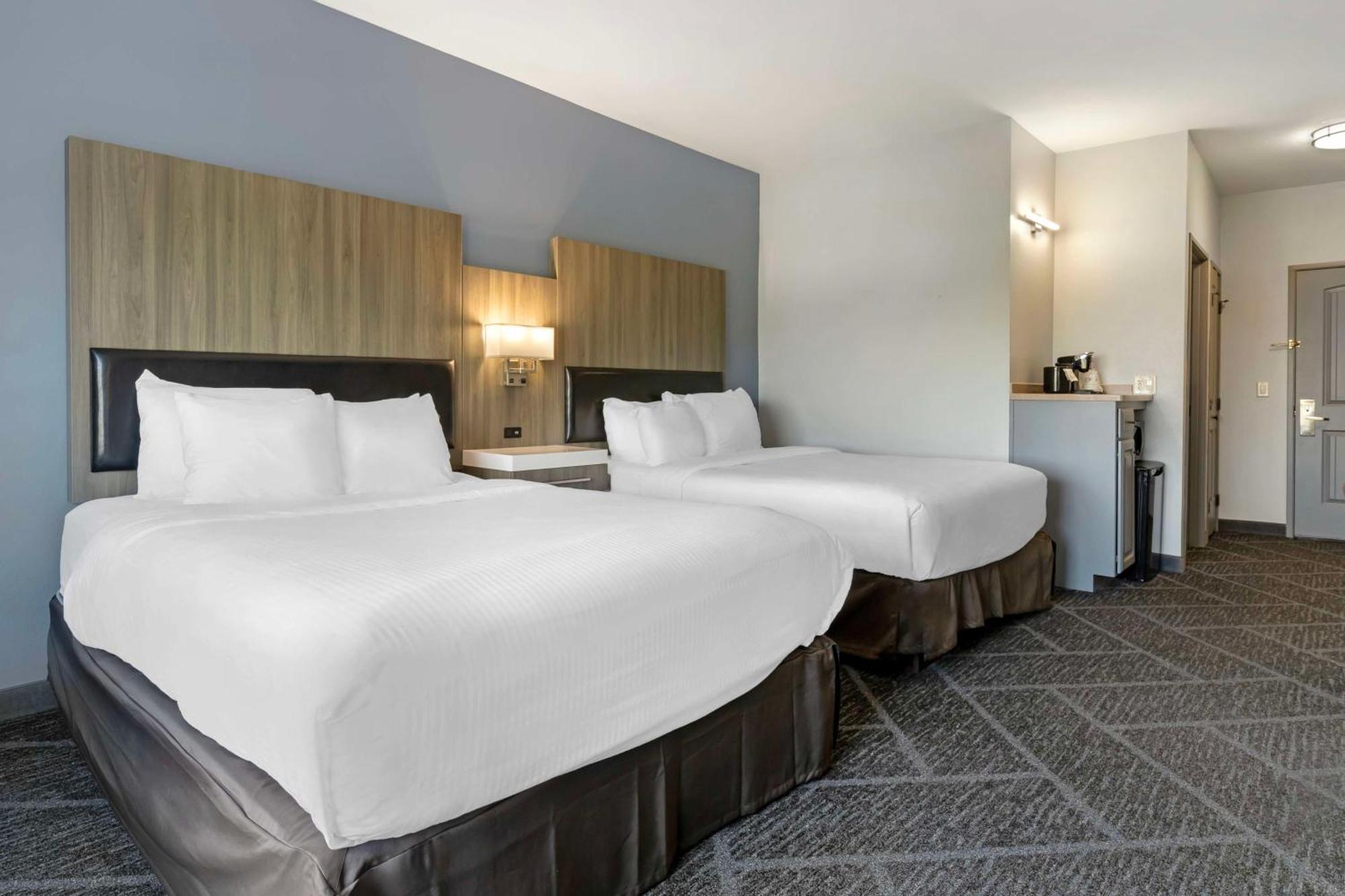 Best Western Plus Appleton Airport Mall Hotel Экстерьер фото