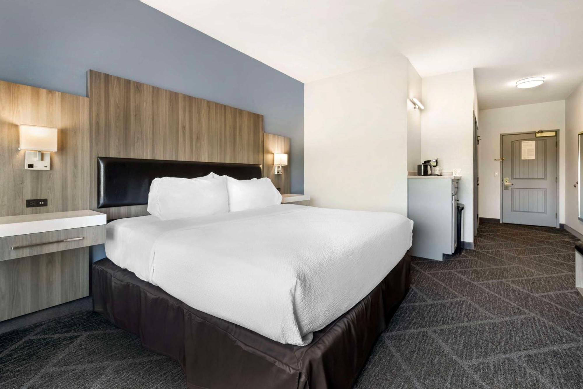 Best Western Plus Appleton Airport Mall Hotel Экстерьер фото