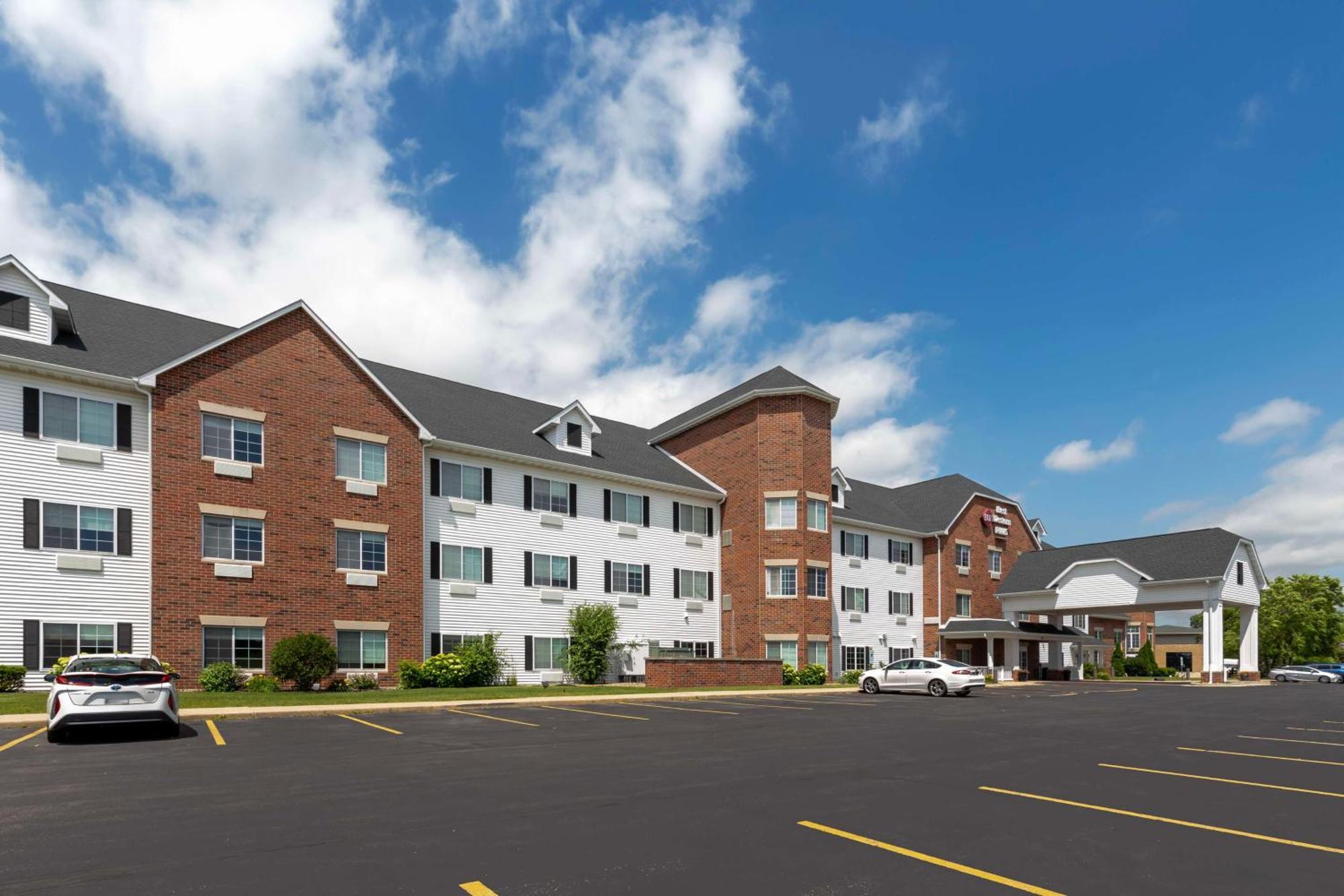Best Western Plus Appleton Airport Mall Hotel Экстерьер фото
